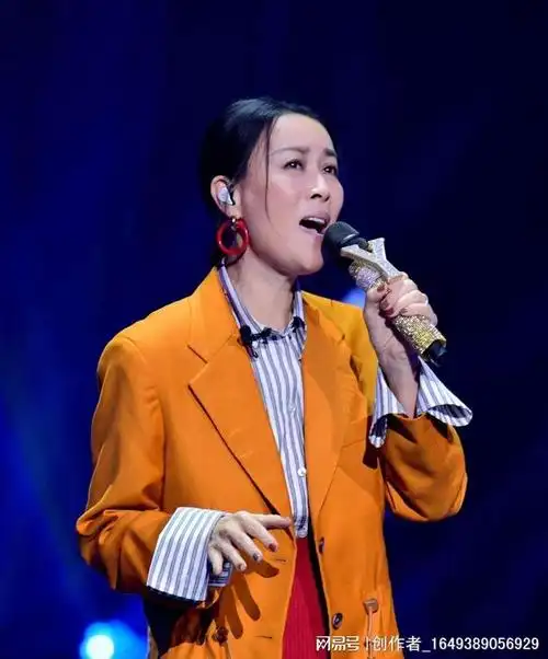 也不影响赚钱, 那英重回综艺捞金, 浓妆艳抹心情大好|好声音|演唱