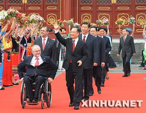 国务院总理温家宝,中共中央政治局常委,国家副主席习近平,中共中央