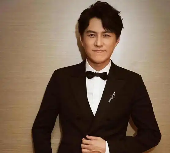 越老越帅的男星只服这4位,不整容,帅气清爽,连褶子都是魅力