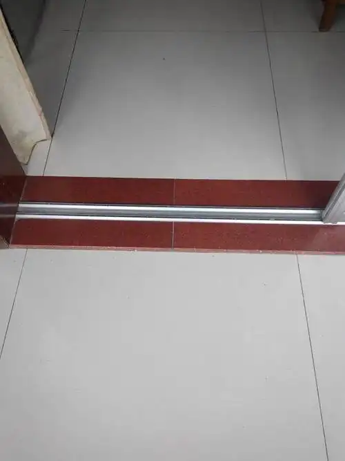 我家的装饰全部都是白色过门石用中国红色地砖好看吗?