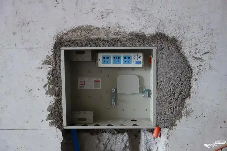 弱电箱,够大.能否路由器交换机