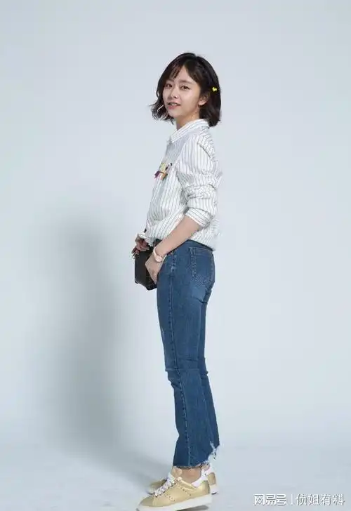 小美女谭松韵牛仔裤打扮棚拍定妆原素材超清原图什么水平