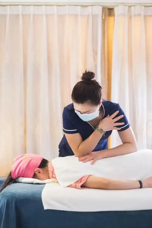 正骨,开背,拨筋…它专注肩颈15年,开启你的解压之旅|穴位|推拿|按摩