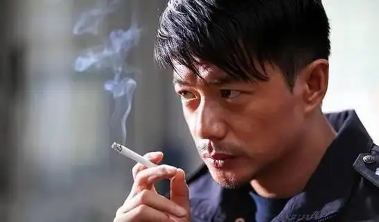 6位"中国式"美男子,个个阳刚帅气,打了多少小鲜肉的"脸"?