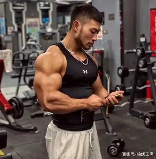 健美教练,这身材这颜值,你想要一个这样的男朋友吗?