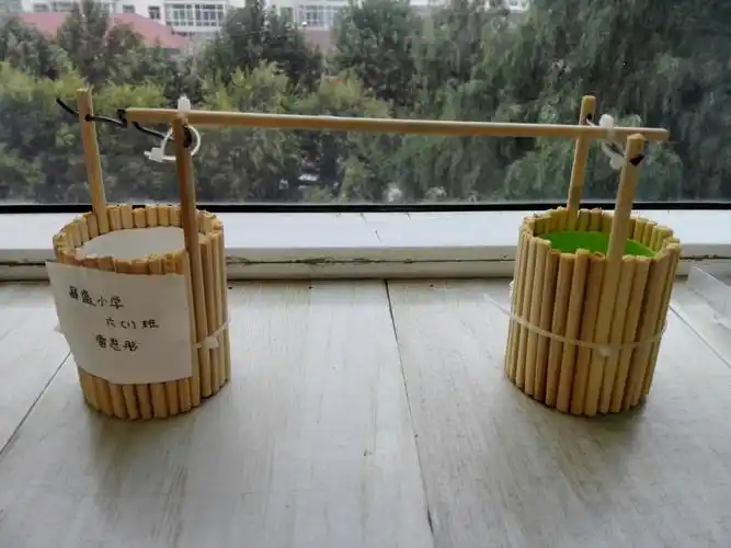 昌盛小学六(1)班废物利用diy作品展