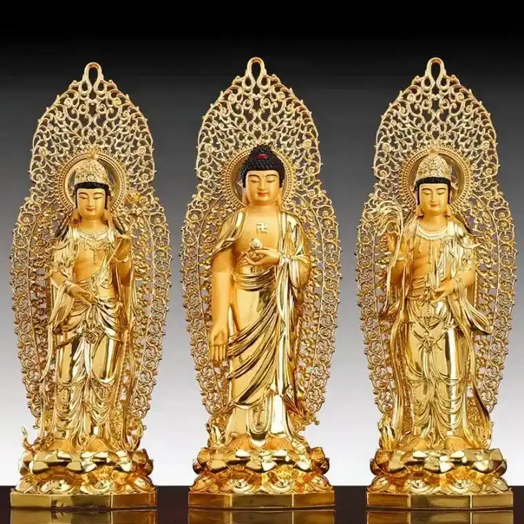 西方三圣又称阿弥陀三尊,中间是阿弥陀佛,观世音菩萨立于佛左, - 抖音