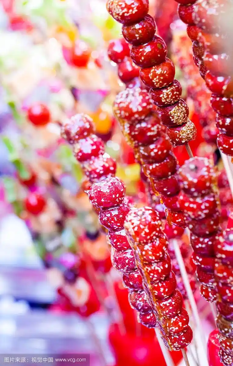 传统手工制作的年味糖冰糖葫芦