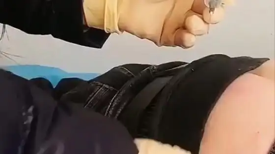 打针名场面,护士打屁股针,肌肉注射头孢