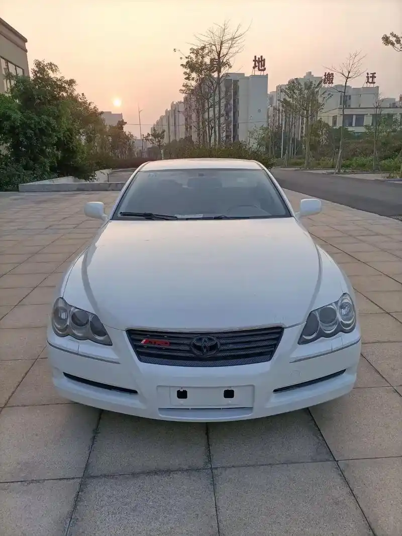 丰田锐志.07年丰田锐志2.5s照明板,车况非常靓,最美白色 - 抖音