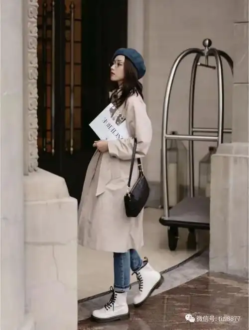 白色马丁靴怎么搭配衣服好看