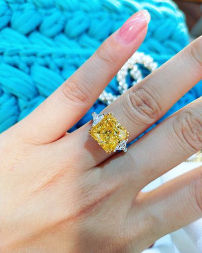 贵妇网红款璀璨奢华切割雷迪恩公主方黄钻戒指 5克拉三生石婚戒女