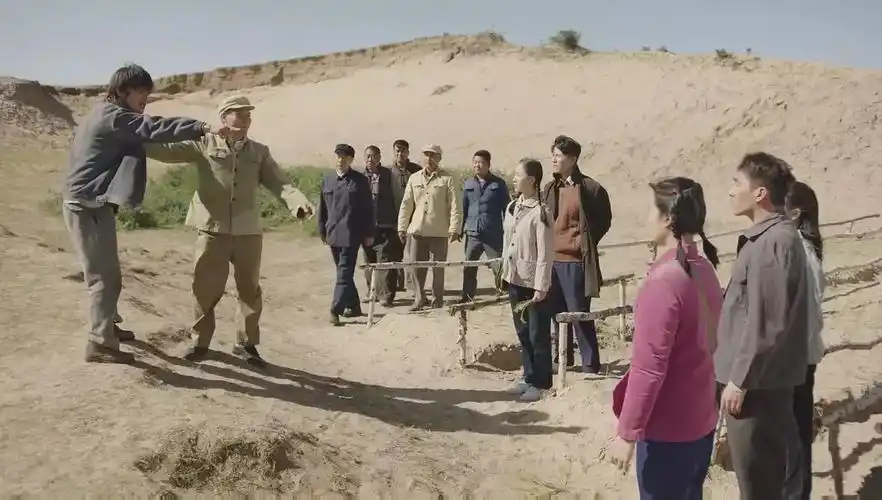 最美是荒漠大坝上的那一抹绿色_塞罕坝