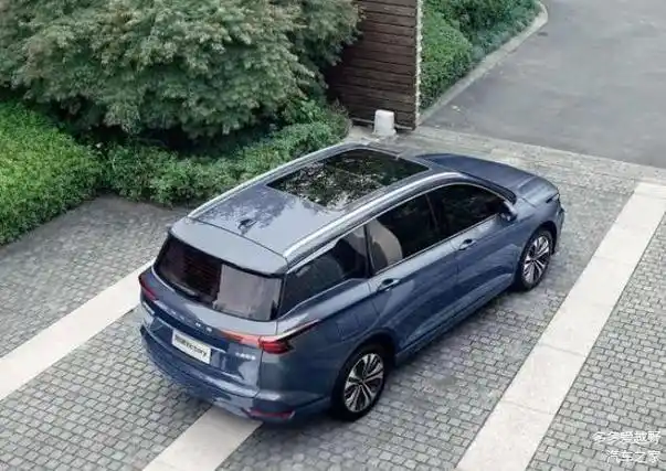 五菱凯捷7座mpv,9万元起售,2.0l混动引擎,后排大空间带来舒适