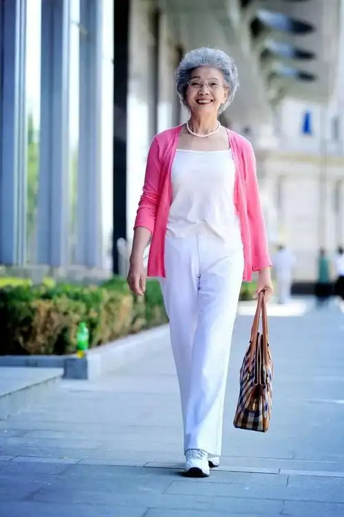 88岁的她成为中国最时尚的奶奶美得令人心醉