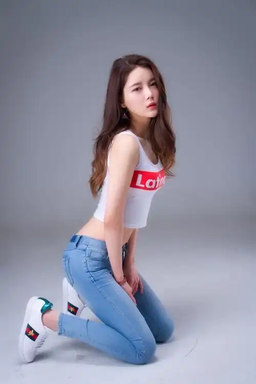 【贴图 0327 】书贤--蔚蓝牛仔风(2.0)_韩国车模吧_百度贴吧