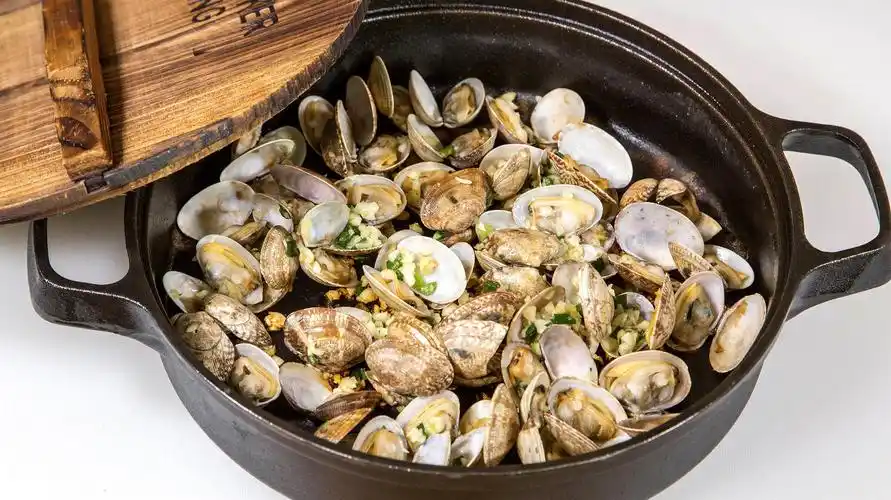 02:06  来源:好看视频-用豆腐做花蛤粉丝煲吃起来更鲜香,海鲜家常