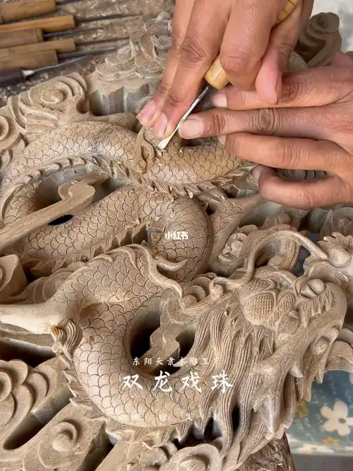 东阳木雕双龙戏珠