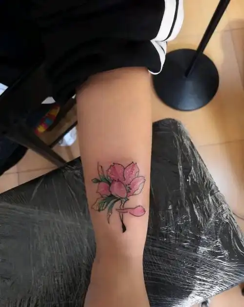 花纹身图片_手臂纹身图案