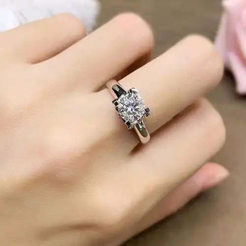源头厂家直销卡家同款牛头钻戒百年经典爆款四爪钻戒d色莫桑钻戒