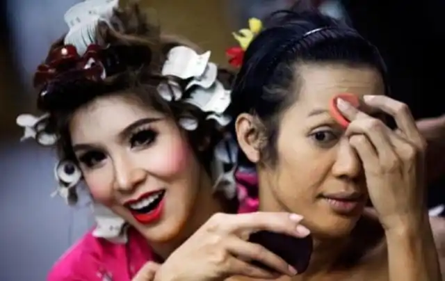 然而在泰国并不是全部的人妖都是因为心理性别才去做变性手术的.