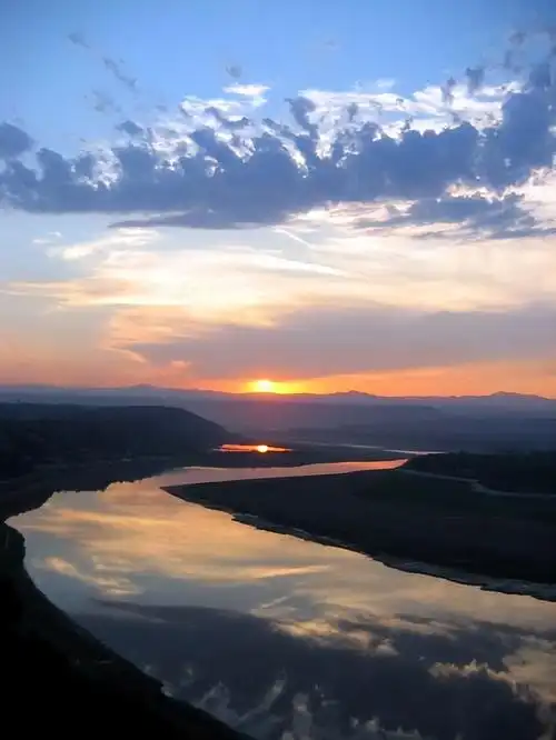 丁玲《太阳照在桑干河上》