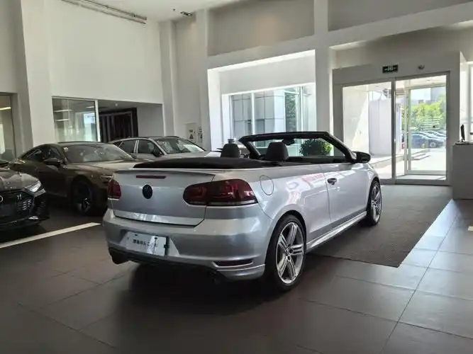 大众·高尔夫 2.0tsi r 敞篷版 首次登记日期:2014-7-29 排量