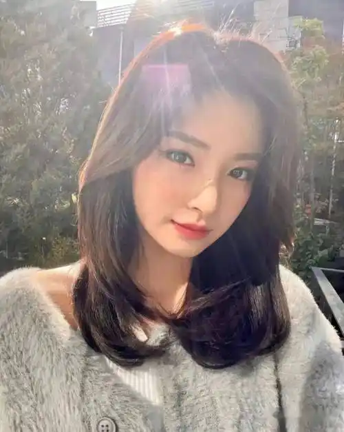 "御姐风锁骨发."_发型_中国_形象