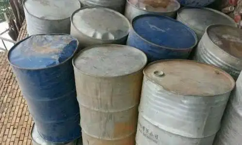 闲置处理40个200公斤大油桶