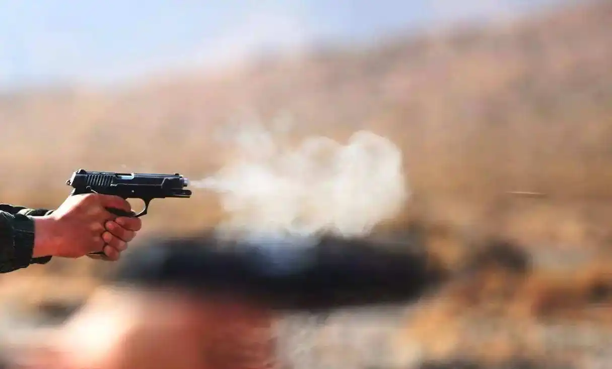 身体被子弹击中,真实反应是什么?挨过子弹的老兵说出切身感受