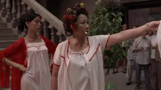 功夫:包租婆骂人的功夫太牛了,舌战群儒,没有一个人能吵过她