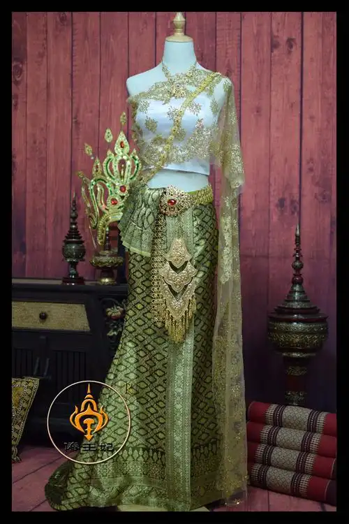 泰国泰式拖尾礼服迎宾礼仪模特杂志拍摄节目礼服