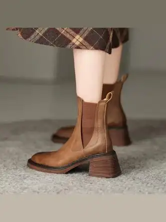 艾上他她切尔西短靴女新款秋冬及裸靴百搭粗跟高跟鞋马丁靴 深棕色 单