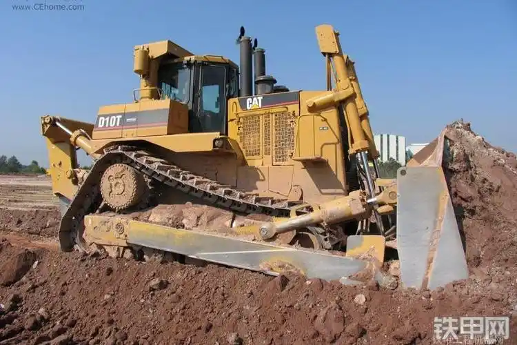 卡特彼勒d10t推土机