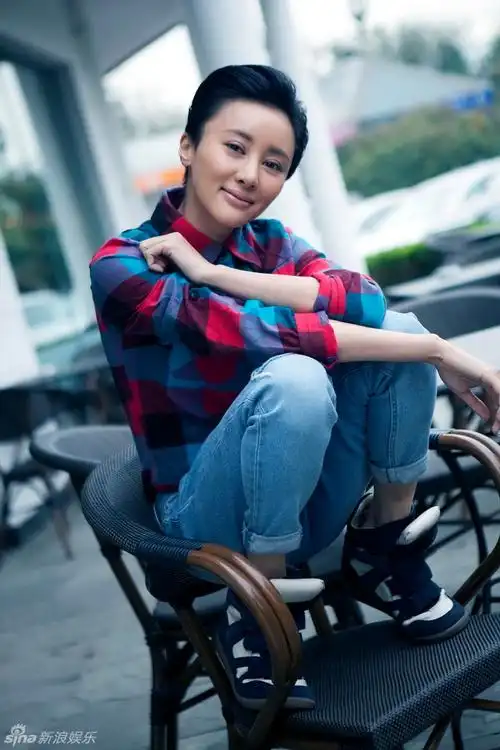 吴晓敏秋冬皮衣穿搭