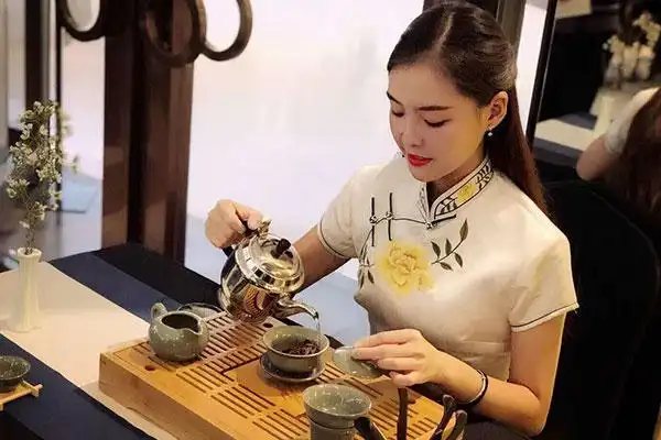茶艺知识倒茶礼仪