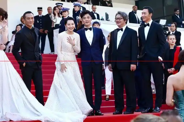 张傲月老爸「张傲月现任妻子」  第2张