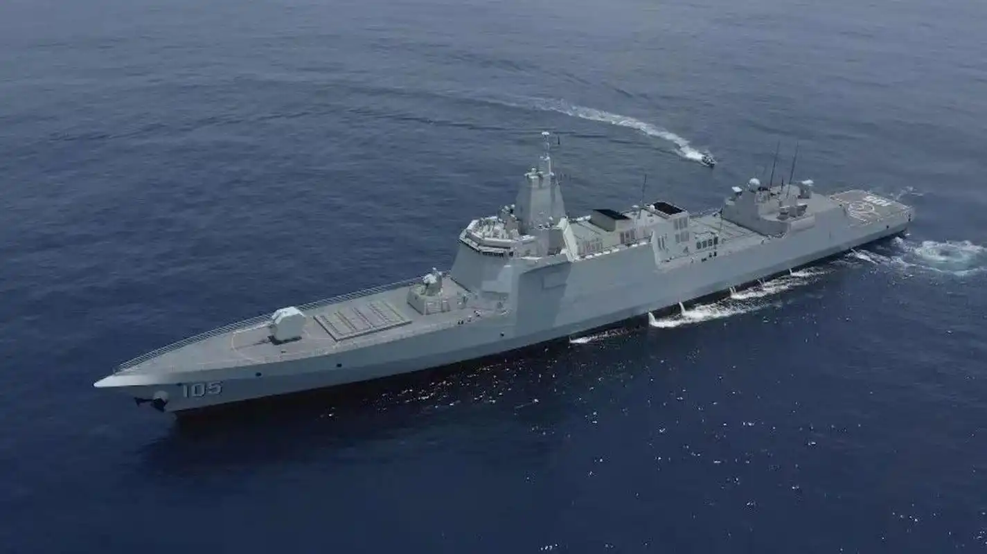 换个角度看万吨大驱】  大连舰(舷号105)为055驱逐舰三号舰,由大连