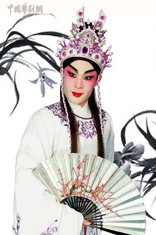 珍稀金属耀氍毹——粤剧乾旦黄新辉_粤剧网