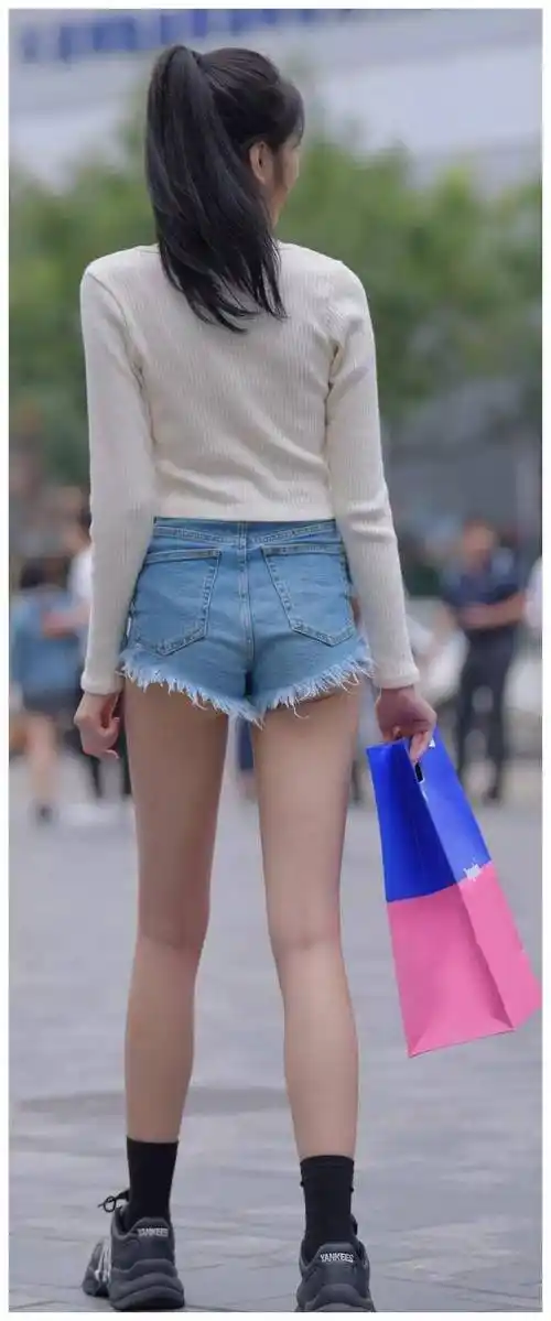 像这么好看的腿型都称呼为仙鹤腿_大卫亚_青春_牛仔