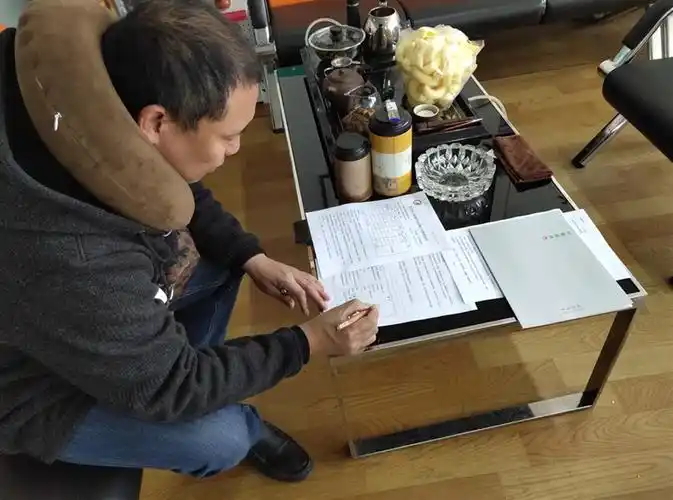 环境展示   各地客户到许昌智工考察后现场签合同