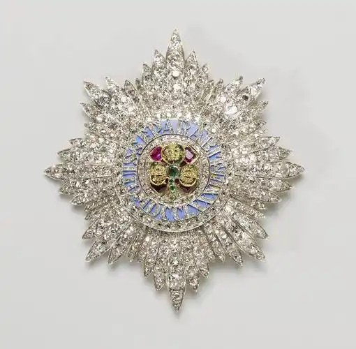 英国白金汉宫收藏的19世纪由维多利亚女王颁发授予的荣誉勋章:圣