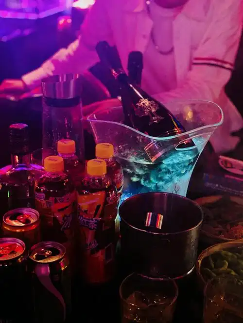 沈阳酒吧贰麻酒馆有酒有肉有故事