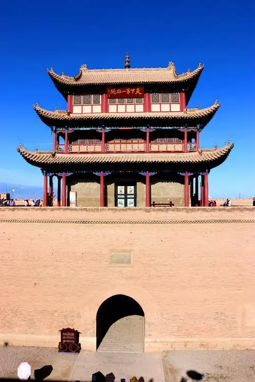 嘉峪关一一雄峙天下第一关