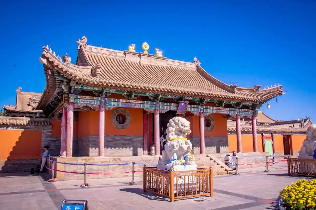 锡林浩特贝子庙,内蒙古四大庙宇之一,感受北国古刹的神圣