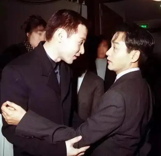 许冠杰退休,张国荣封咪行动,梅艳芳告别舞台.