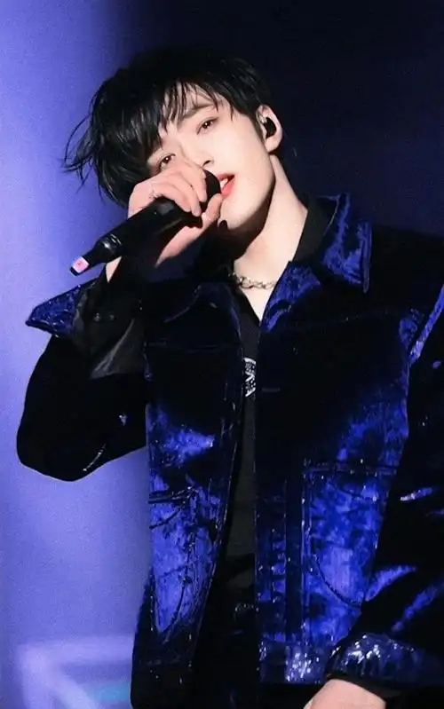 唱歌刘耀文,《让一让》舞台图