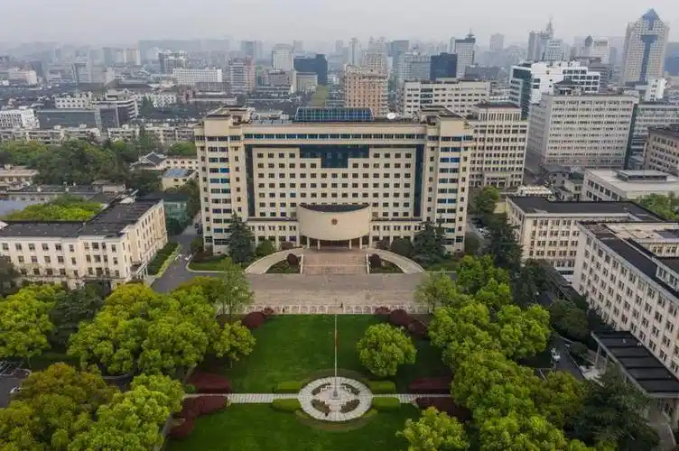 在东中部地区,广东,河南,河北,北京,天津,湖北,上海,安徽等多个省份受