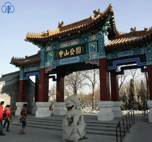 历经百余年,中山路如何延续精致"烟火气"?_宋莉_天津_乘客