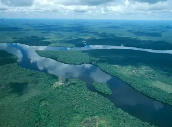 刚果河是非洲中西部最长的河流,如果以赞比亚境内的谦比西河为源头
